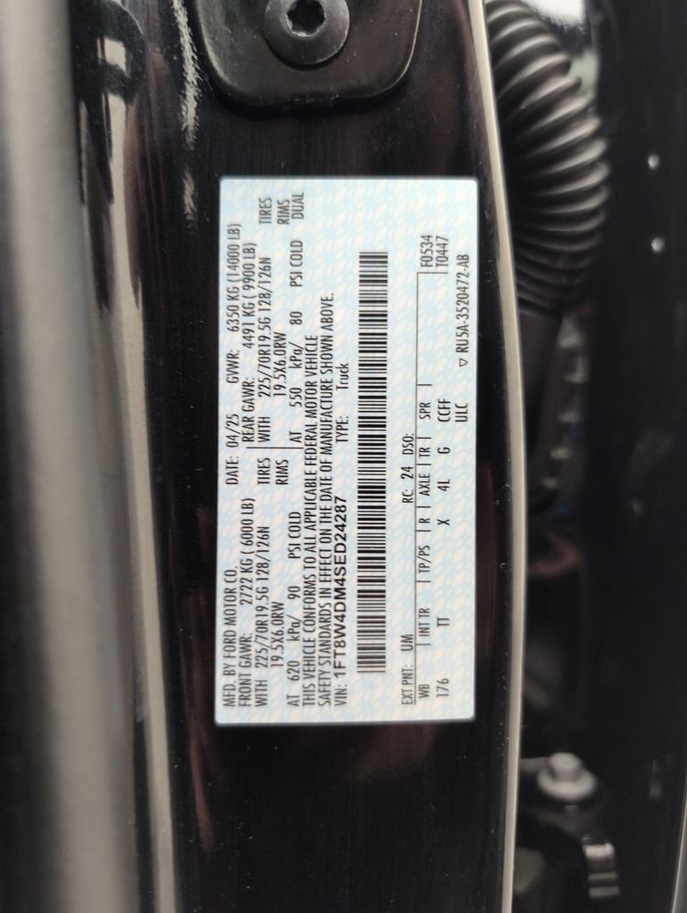 Certified 2025 Ford F450 Platinum w/ Platinum Plus Package image 32