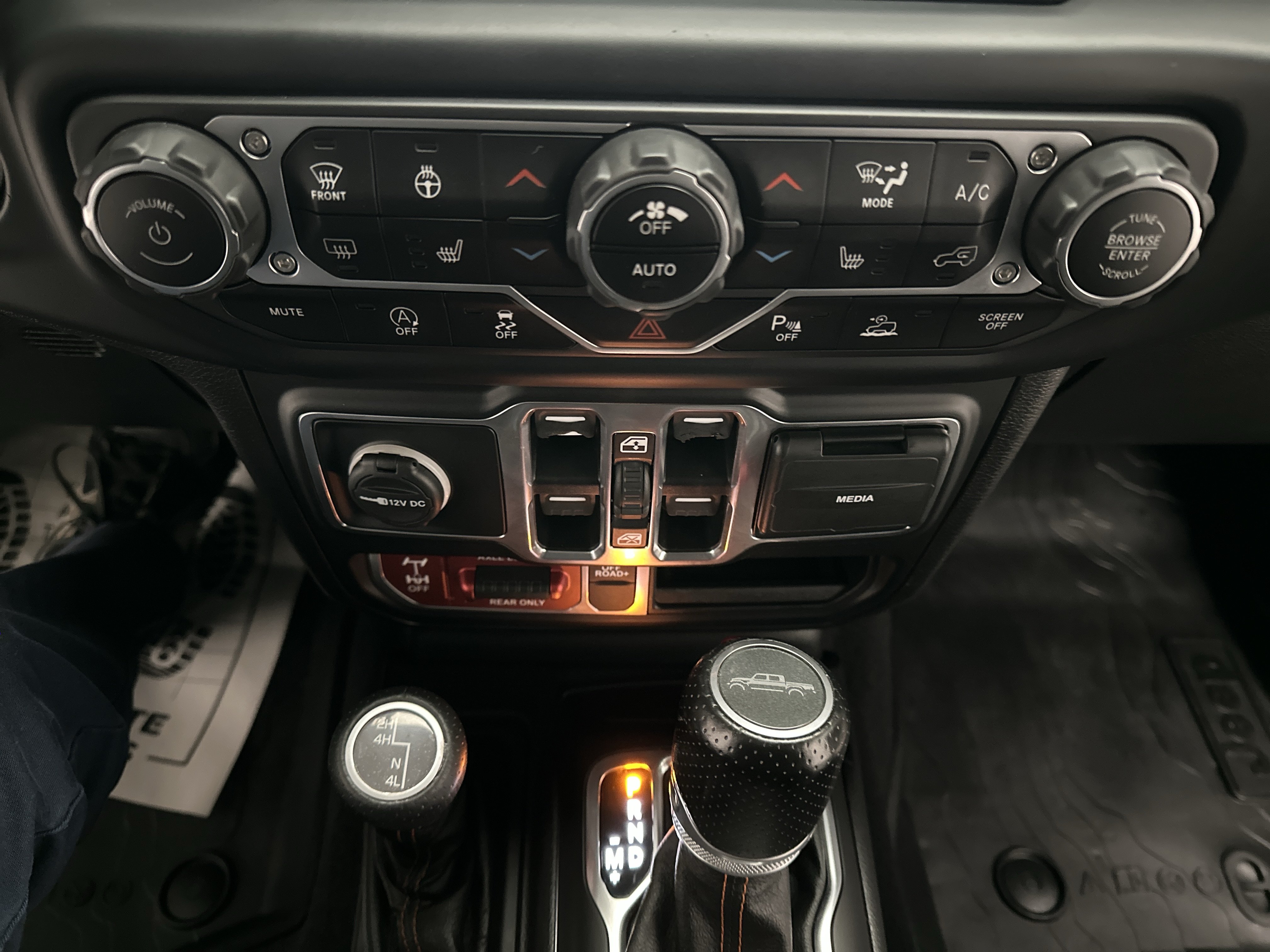 Used 2021 Jeep Gladiator Mojave AWD/4WD image 33