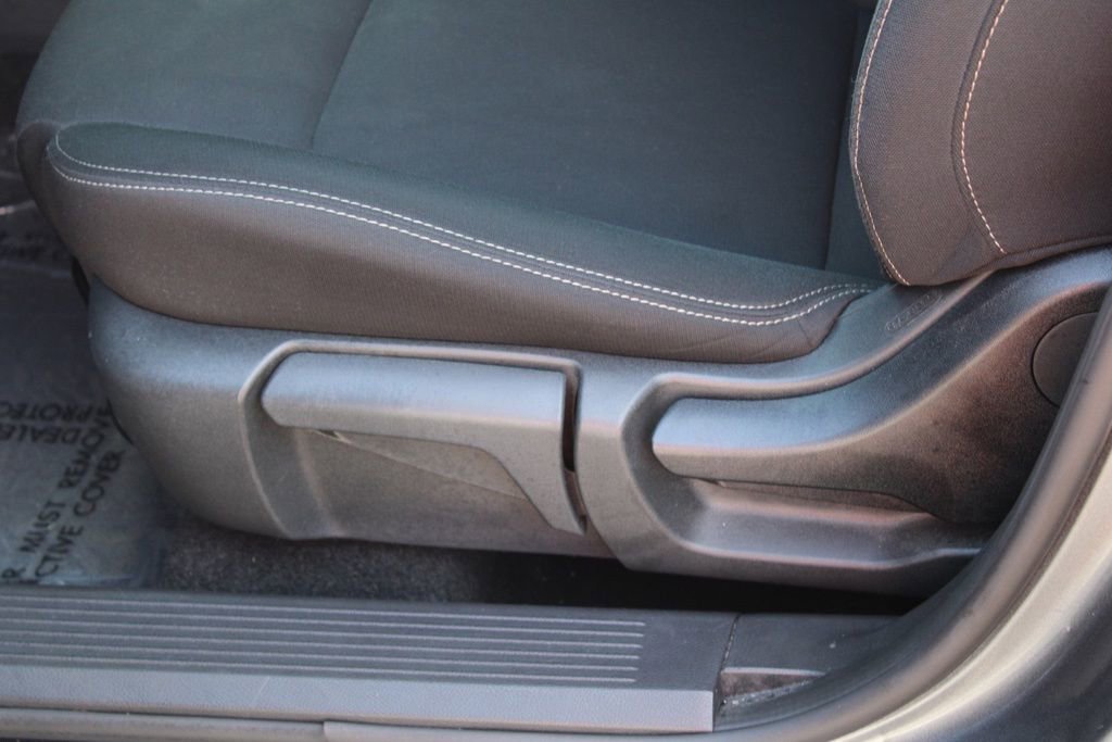 Used 2023 Nissan Rogue S image 15