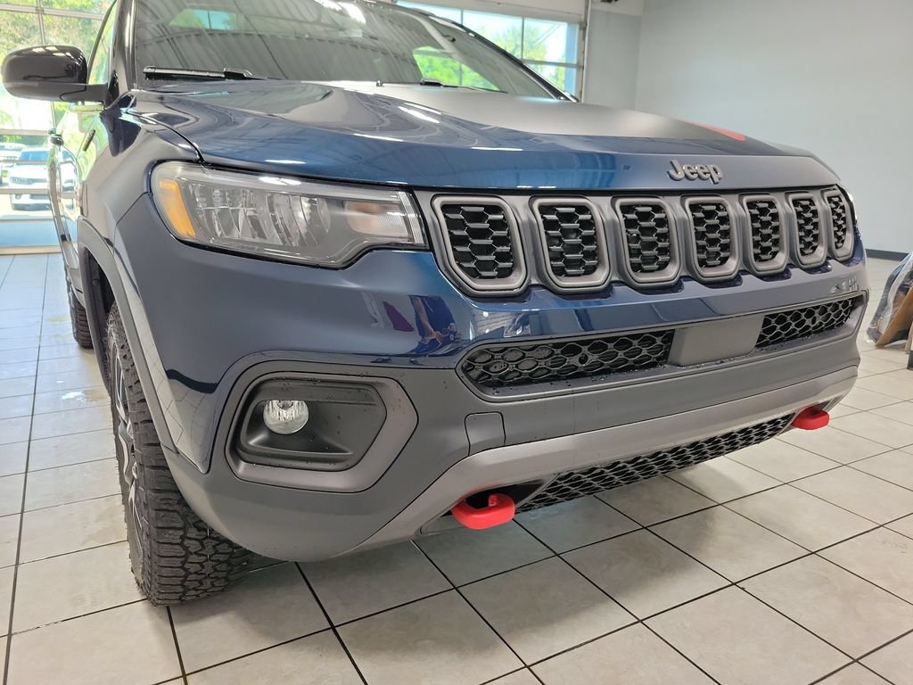 New 2026 Jeep Compass Trailhawk w/ Sun, Sound & Navigation Group AWD/4WD image 14