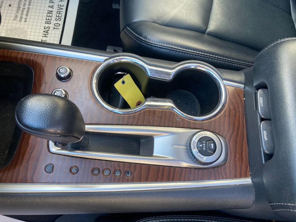 Used 2020 Nissan Pathfinder Platinum image 30