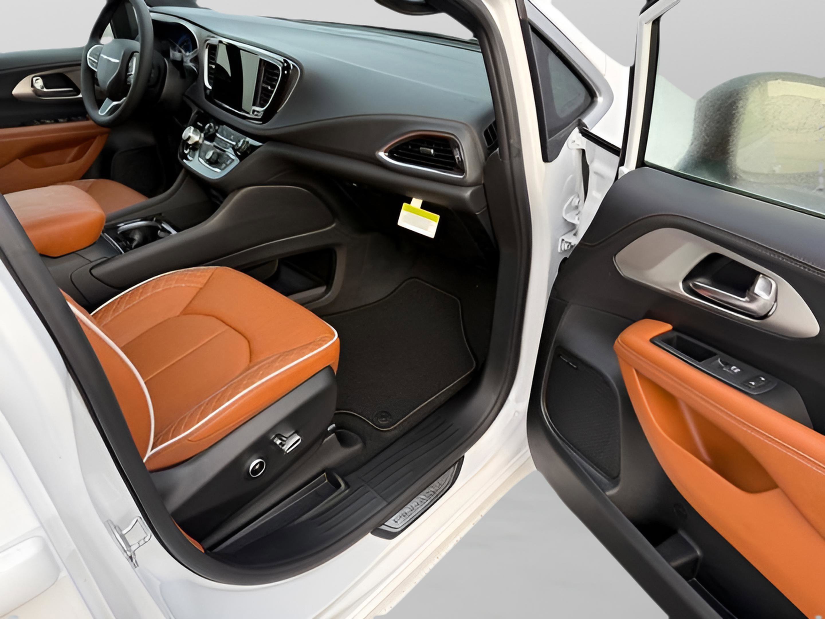 New 2026 Chrysler Pacifica Pinnacle image 13