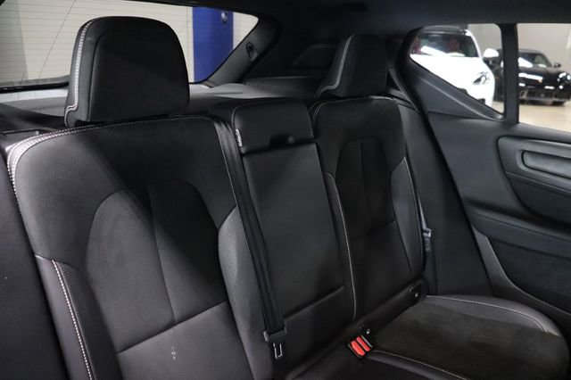 Used 2020 Volvo XC40 T5 R-Design w/ Protection Package Premier image 20