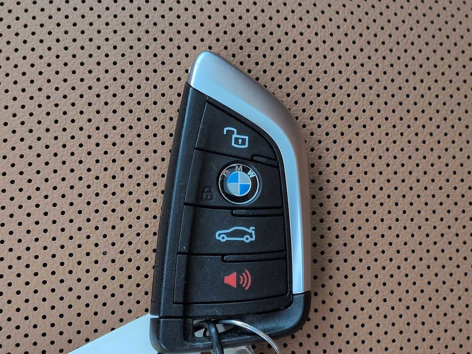 Used 2025 BMW 330i xDrive Sedan w/ Convenience Package image 37