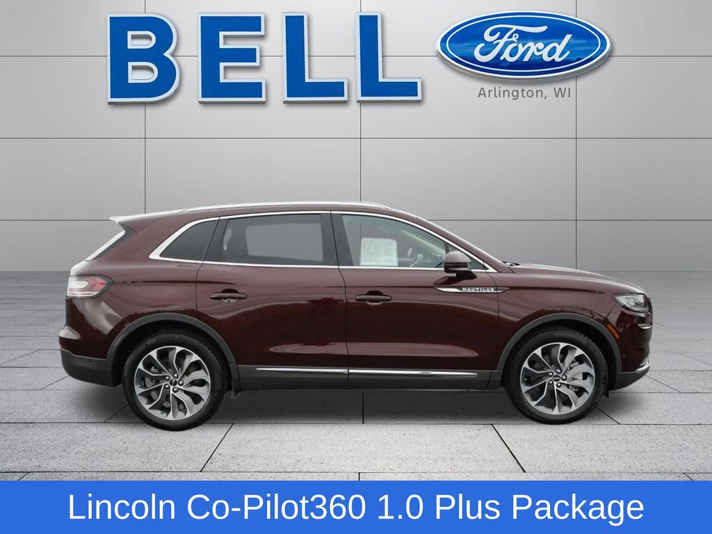 Used 2022 Lincoln Nautilus Reserve AWD/4WD image 2