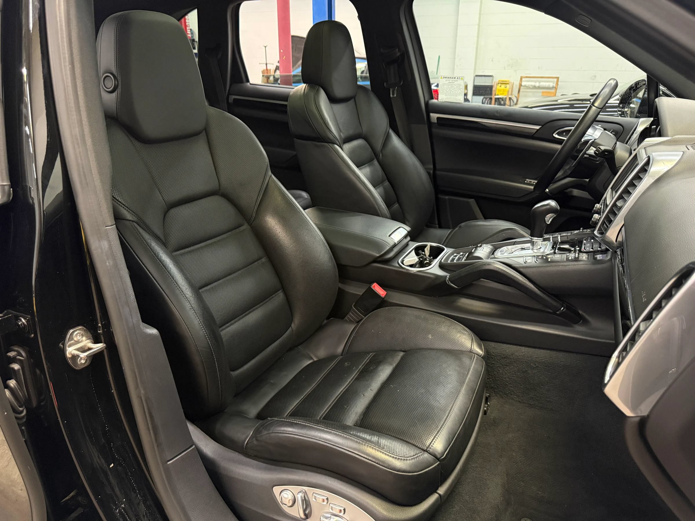 Used 2016 Porsche Cayenne S AWD/4WD image 33