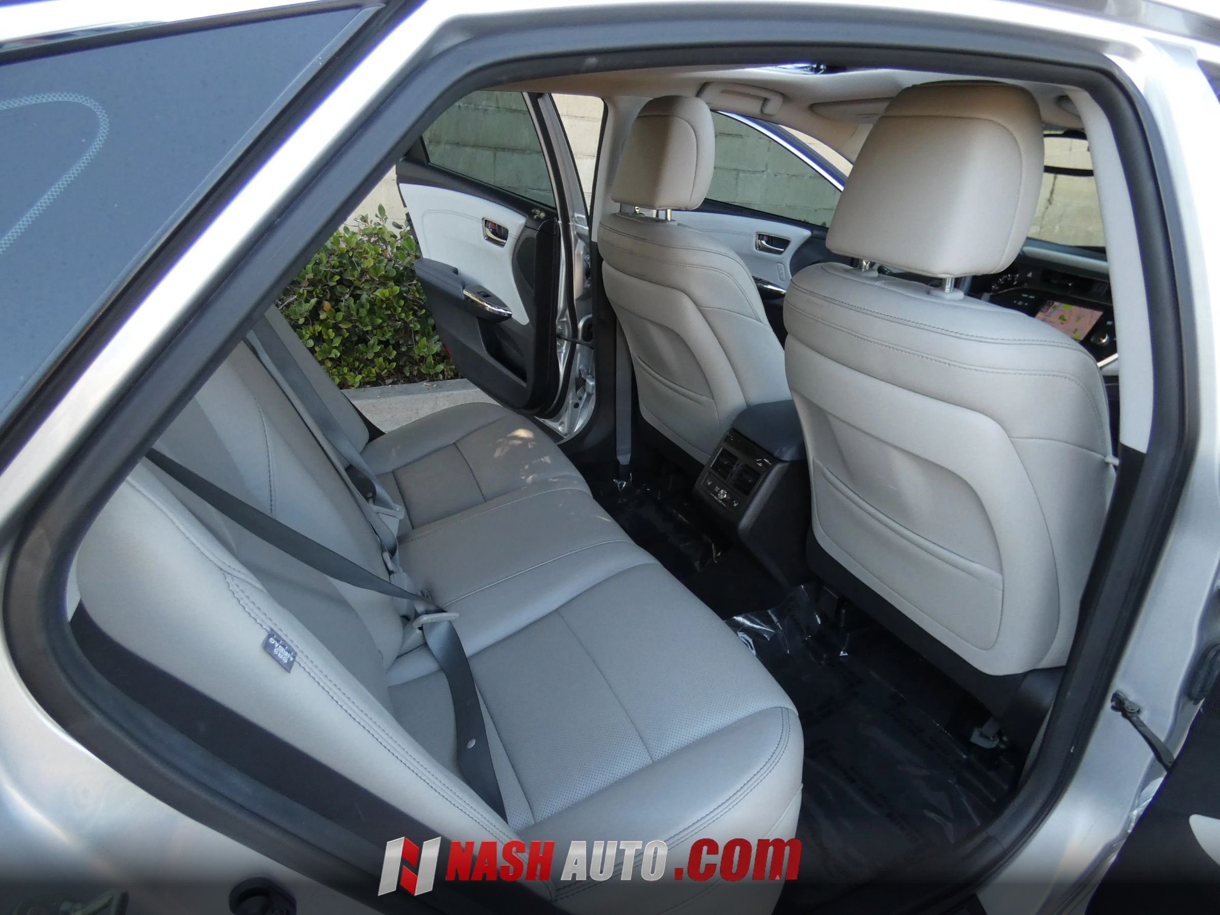 Used 2014 Toyota Avalon Limited FWD image 22