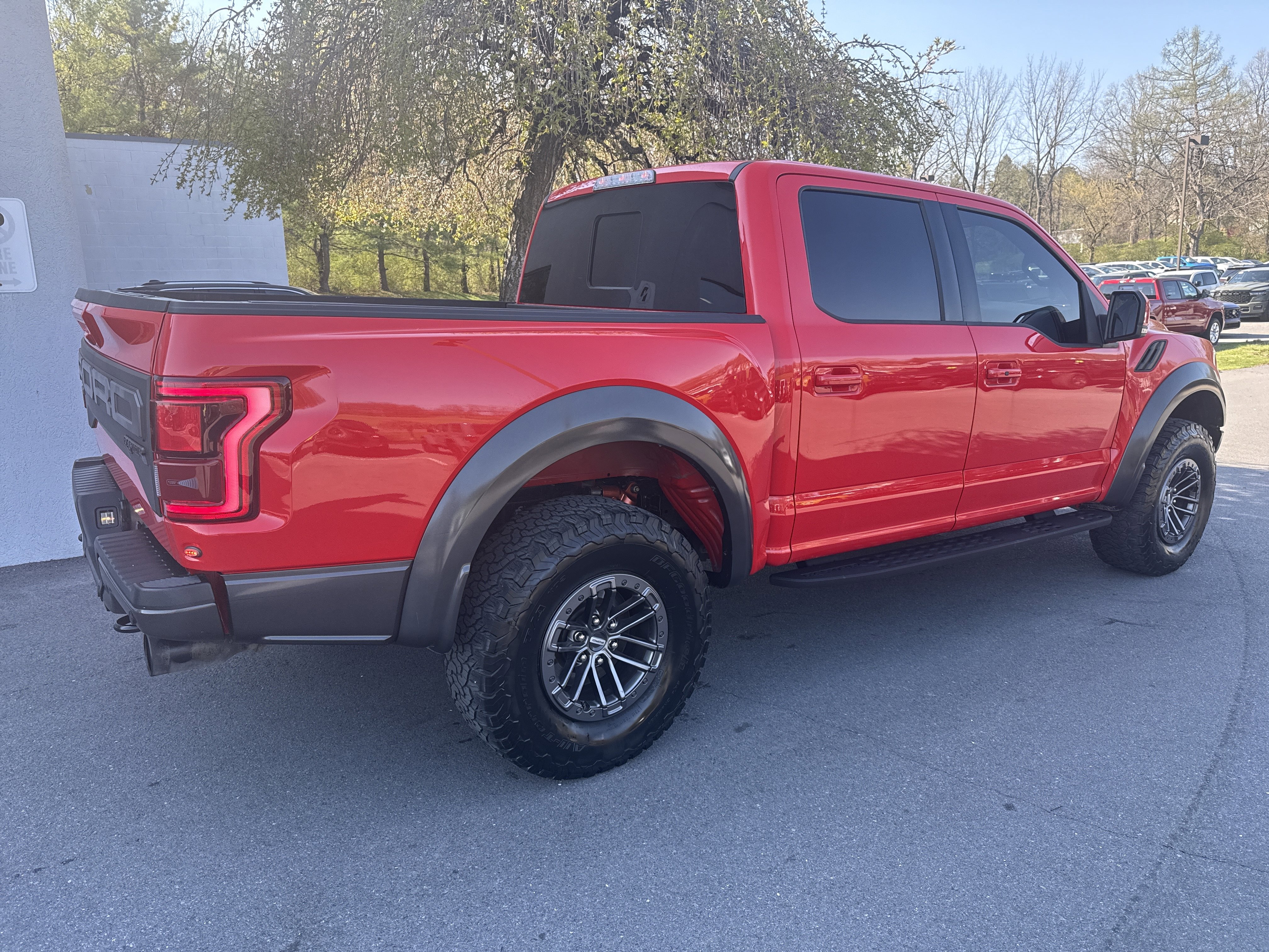 Used 2019 Ford F150 Raptor w/ Equipment Group 802A Luxury image 3