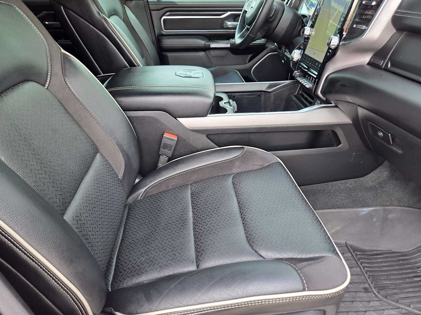 Used 2023 RAM 1500 Laramie AWD/4WD image 15