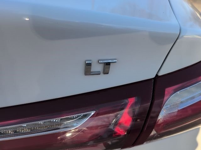 Used 2022 Chevrolet Malibu LT image 9
