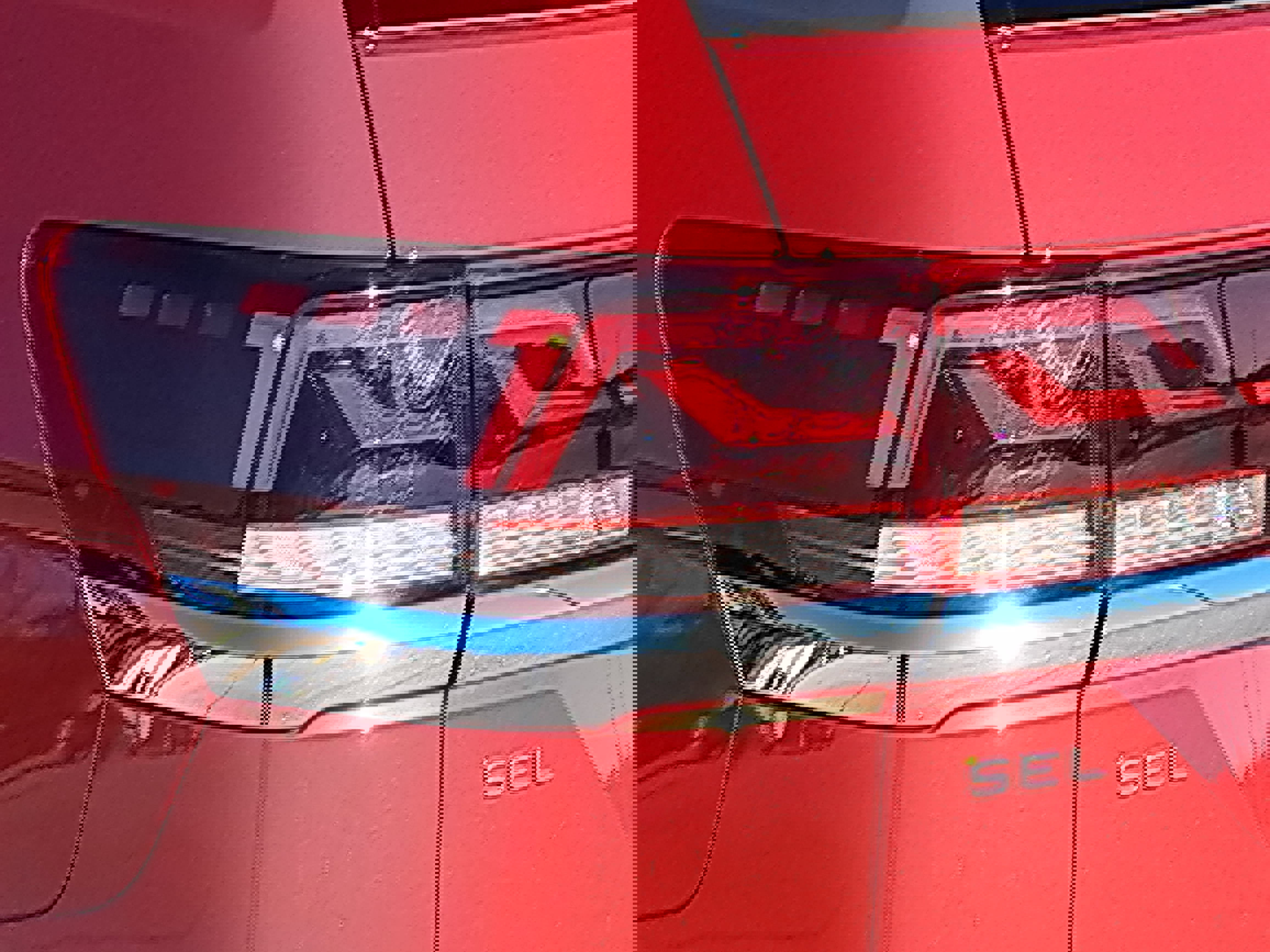 Certified 2024 Volkswagen Atlas SEL Premium R-Line image 34