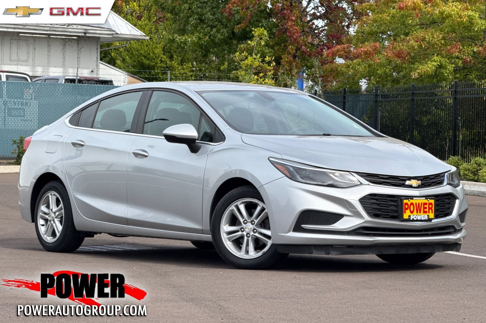 Used 2017 Chevrolet Cruze LT FWD image 1