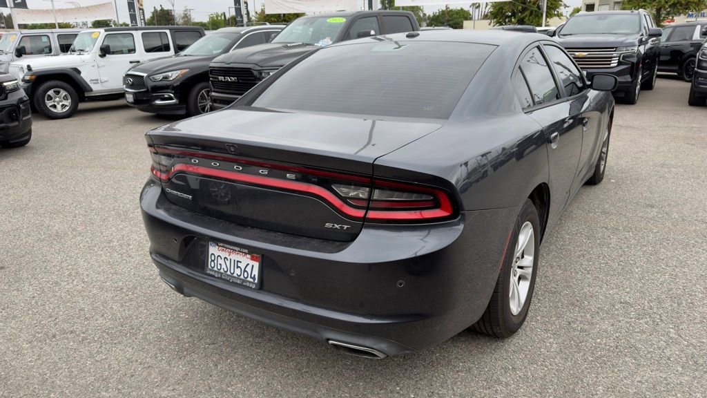 Used 2018 Dodge Charger SXT RWD image 4
