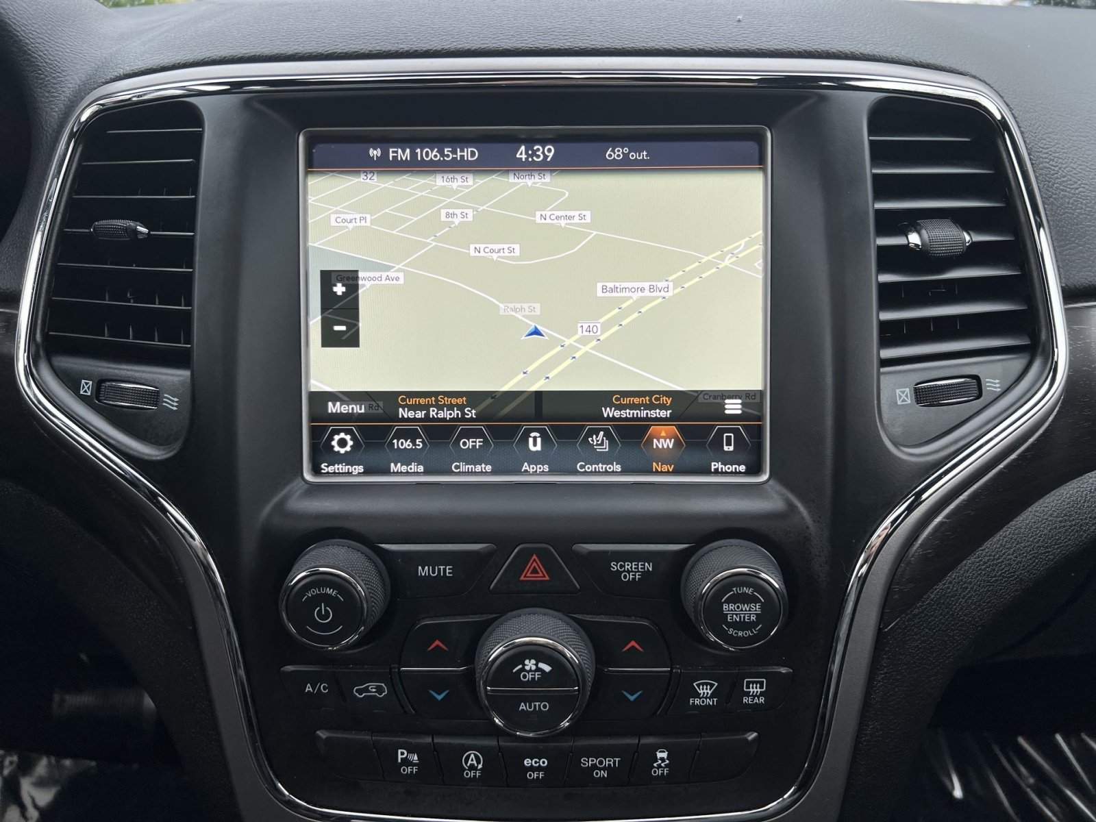 Used 2018 Jeep Grand Cherokee Altitude AWD/4WD image 20