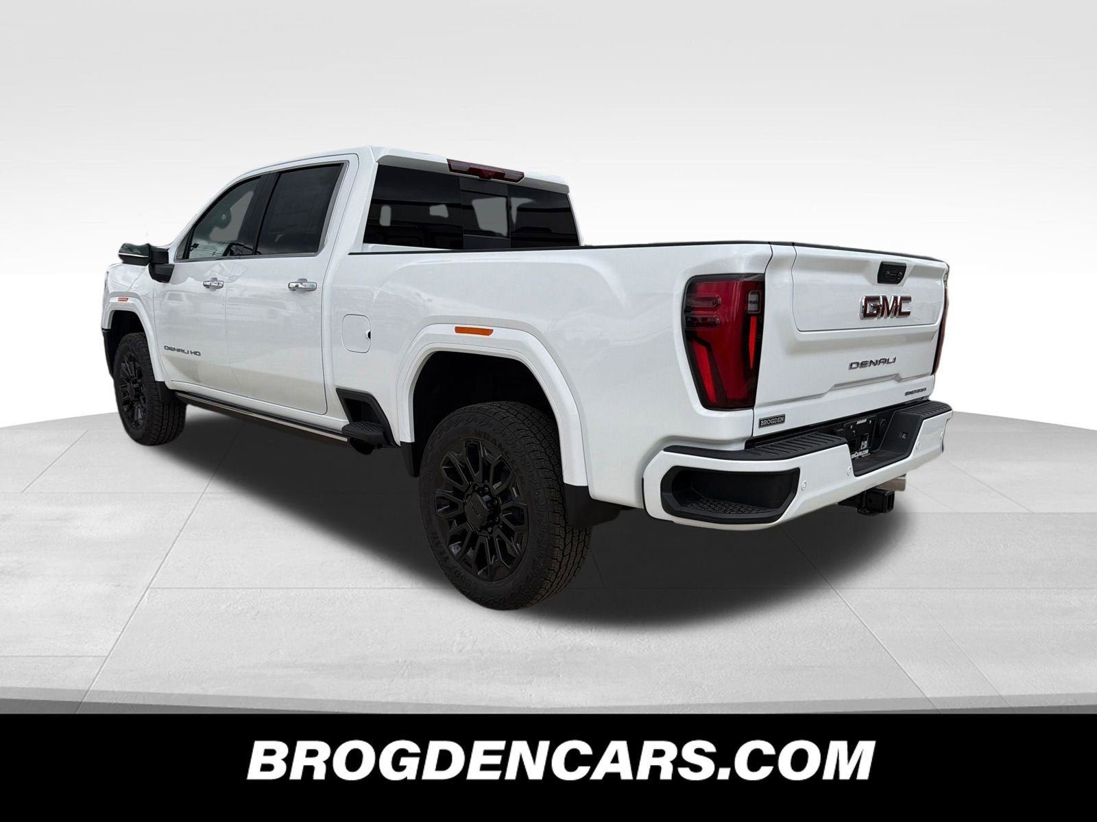 New 2026 GMC Sierra 2500 Denali w/ Denali Reserve Package AWD/4WD image 6
