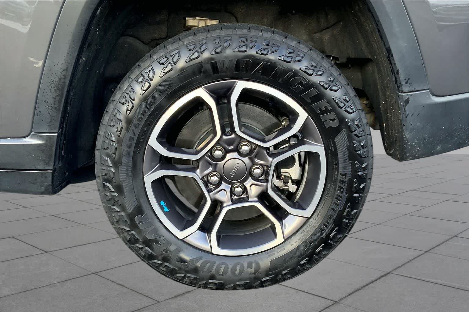 Used 2022 Jeep Grand Cherokee Trailhawk AWD/4WD image 20