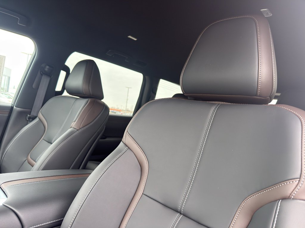 New 2026 Nissan Armada SL w/ Captain's Chari Seat Package image 27