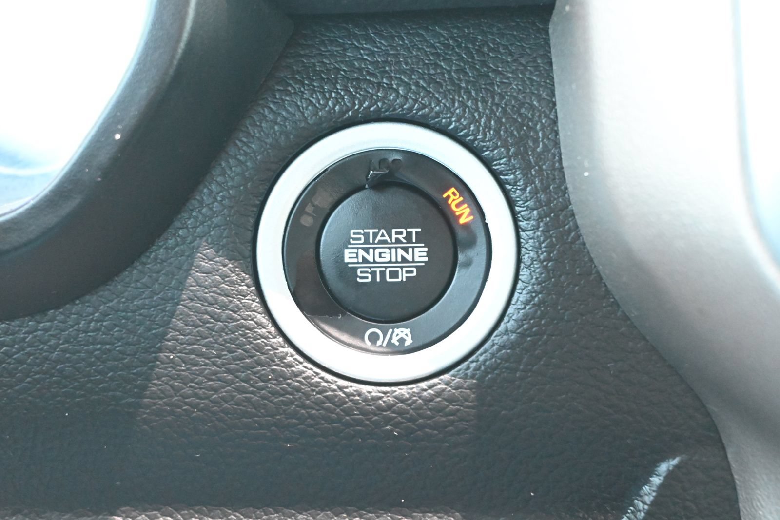 Used 2019 RAM 1500 Laramie RWD image 19