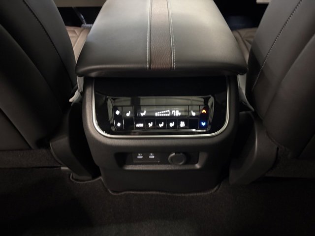 New 2026 Nissan Armada Platinum image 32