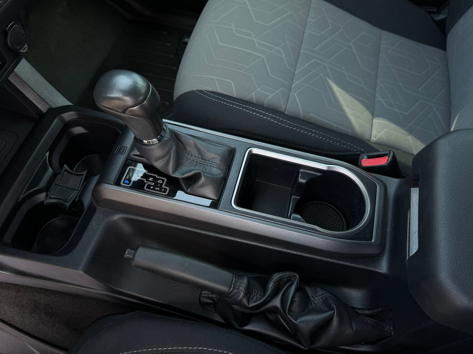 Used 2020 Toyota Tacoma TRD Off-Road AWD/4WD image 21