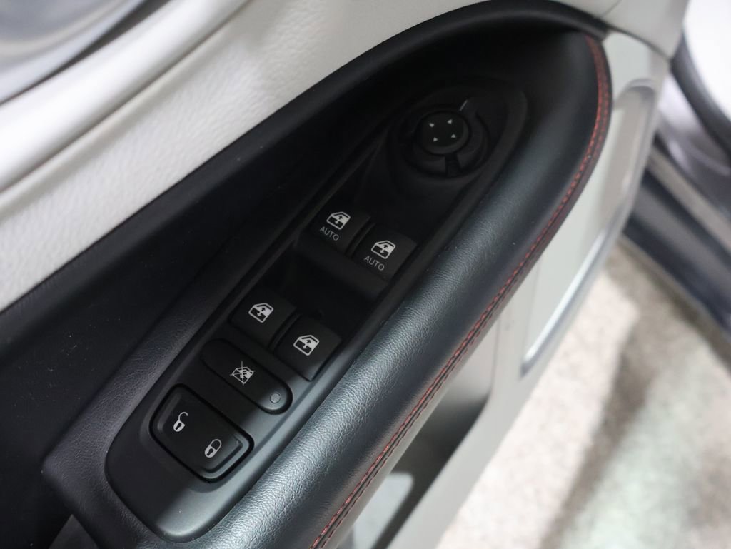 Used 2019 Jeep Compass Limited image 14