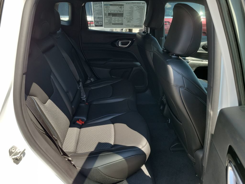 New 2026 Jeep Compass Latitude AWD/4WD image 33