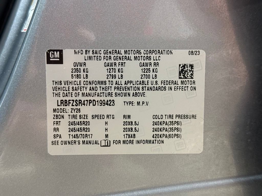 Used 2023 Buick Envision Avenir AWD/4WD image 32