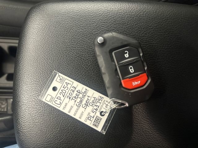 Used 2023 Jeep Gladiator Sport image 32