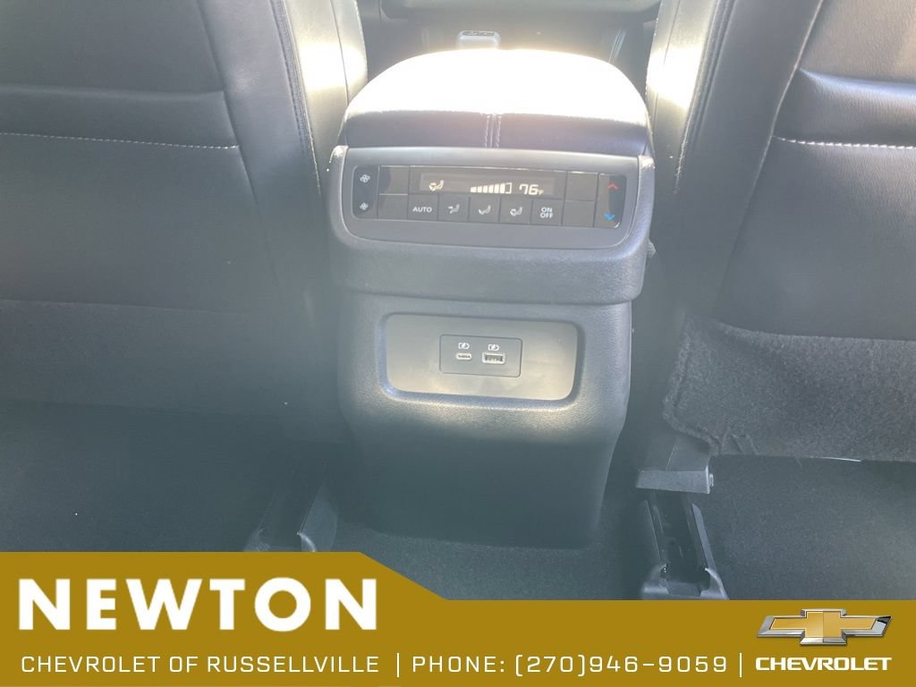 Used 2025 Nissan Pathfinder SL AWD/4WD image 36