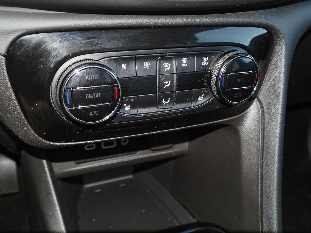 Certified 2022 Buick Encore GX Essence w/ Experience Buick Package image 17