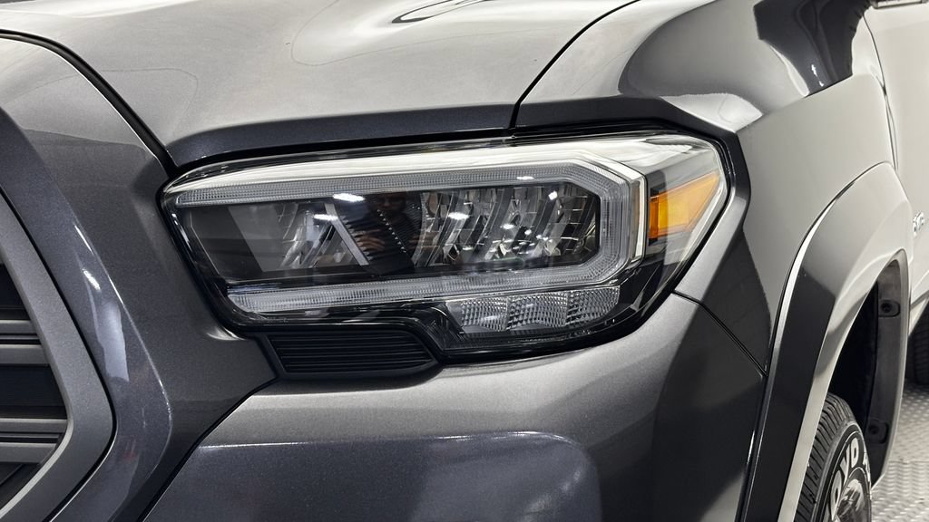 Used 2023 Toyota Tacoma TRD Sport AWD/4WD image 4