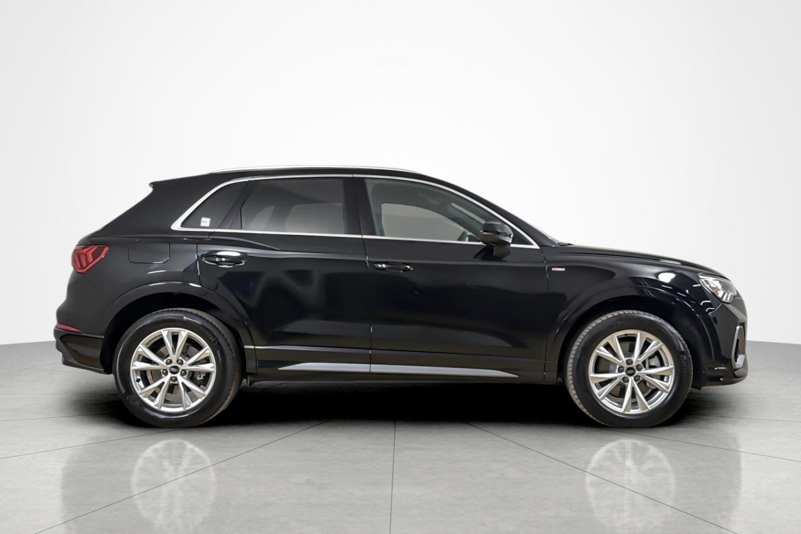Used 2023 Audi Q3 2.0T Premium w/ Convenience Package AWD/4WD image 6