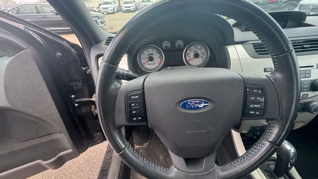 Used 2010 Ford Focus SES FWD image 15