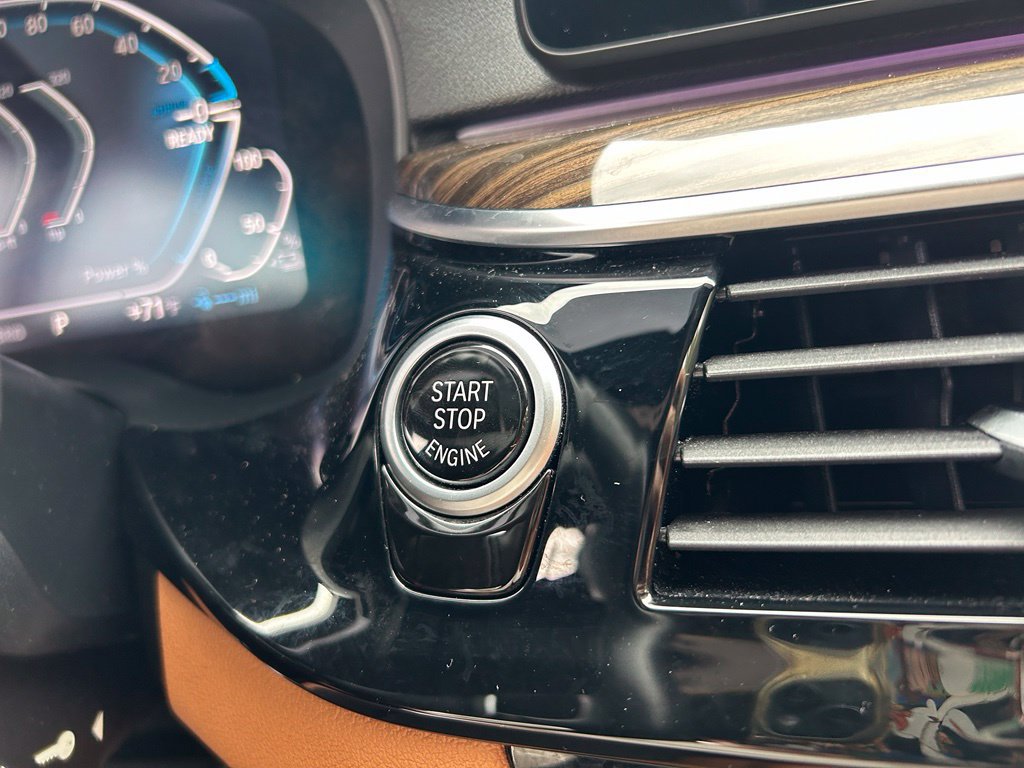 Used 2023 BMW 530e w/ M Sport Package RWD image 31