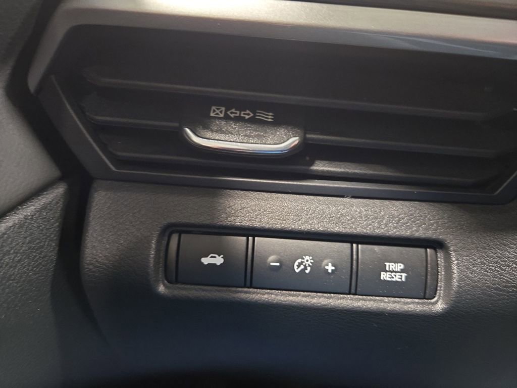 Used 2024 Nissan Altima 2.5 SV image 23