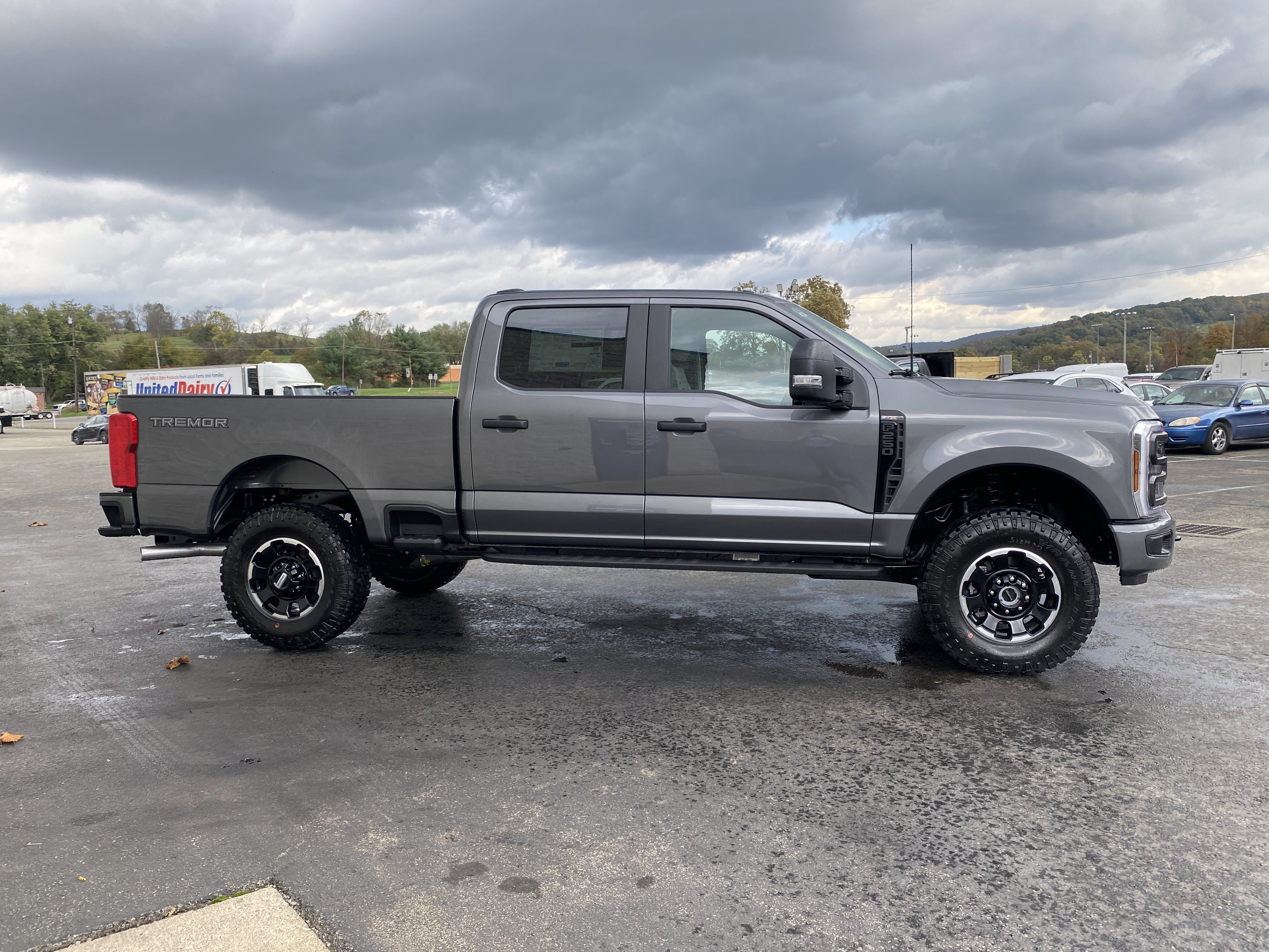New 2027 Ford F250 XL w/ Tremor Off-Road Package AWD/4WD image 12