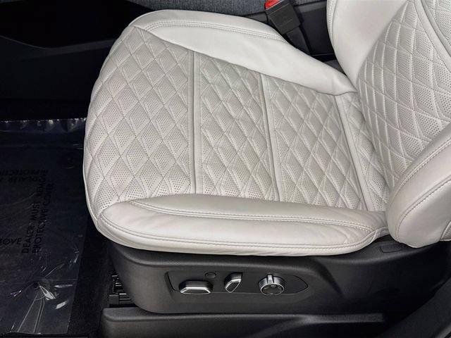 Used 2026 Cadillac Escalade ESV Platinum Sport w/ LPO, Floor Liner Package AWD/4WD image 20