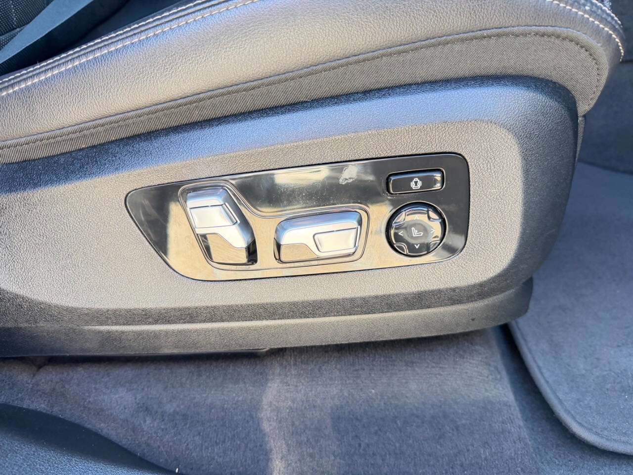 Used 2021 BMW X7 xDrive40i w/ M Sport Package image 24