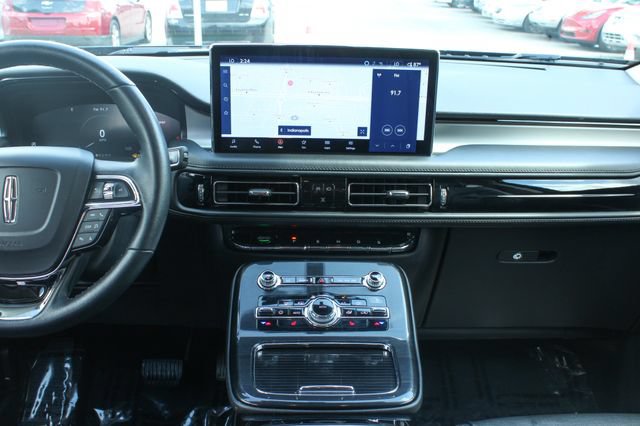 Used 2023 Lincoln Nautilus AWD w/ Premium Package image 18