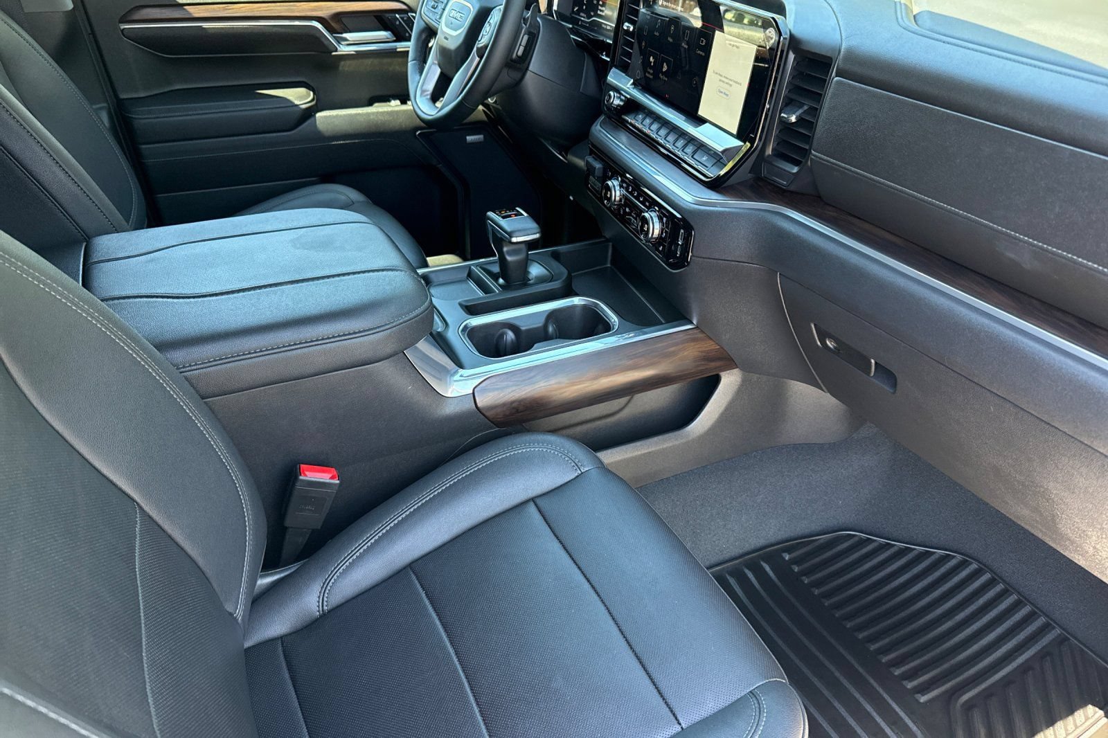 Used 2023 GMC Sierra 1500 SLT w/ SLT Premium Plus Package AWD/4WD image 15