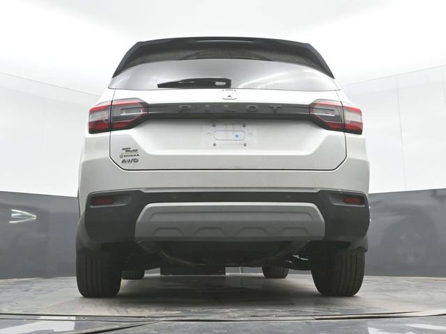 Used 2025 Honda Pilot EX-L image 32