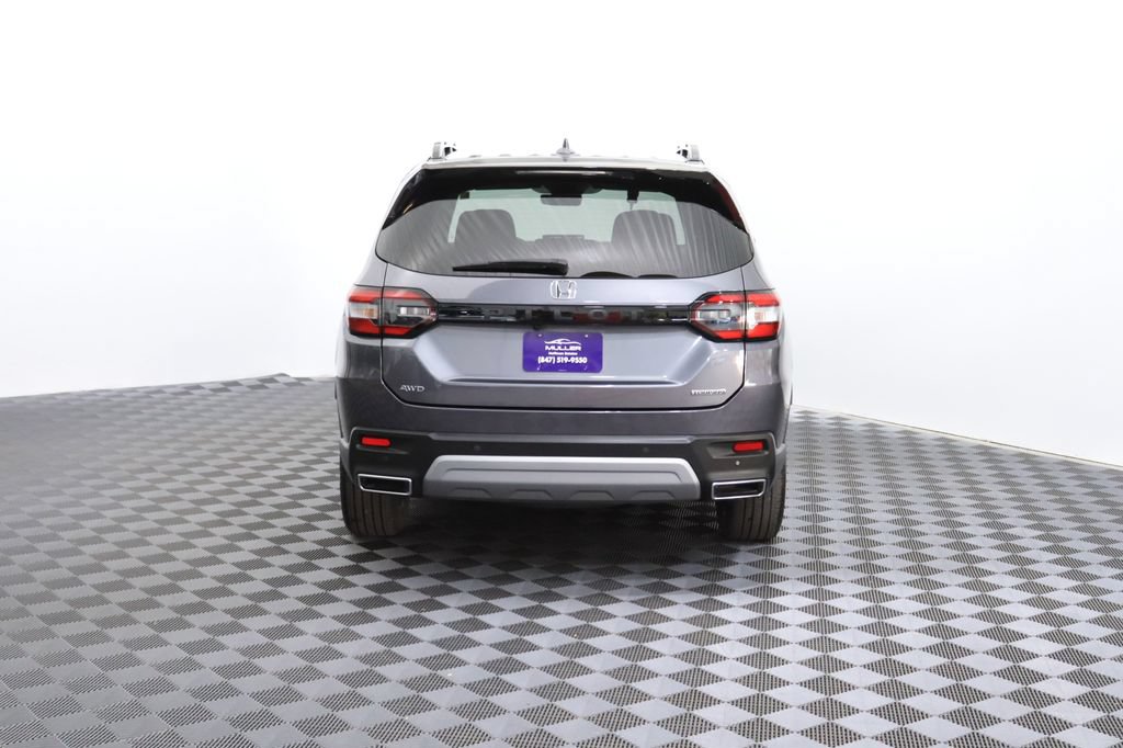 Used 2024 Honda Pilot Touring image 8