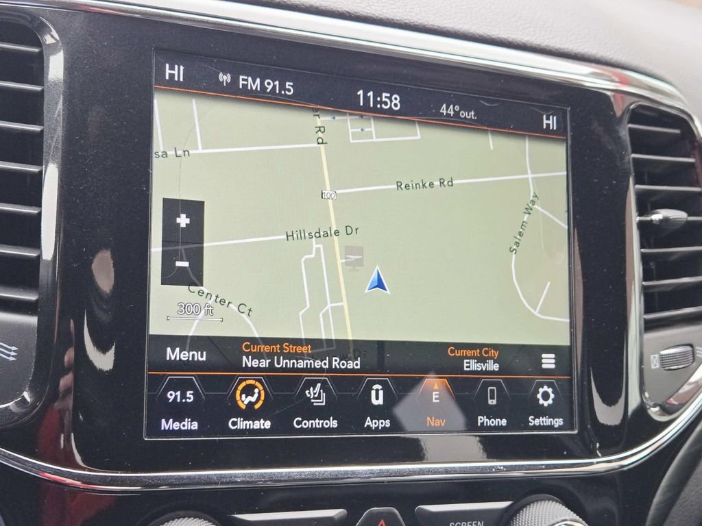 Used 2020 Jeep Grand Cherokee Altitude image 27