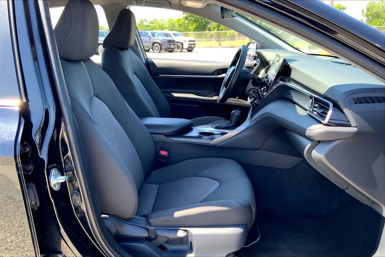 Used 2024 Toyota Camry LE FWD image 9