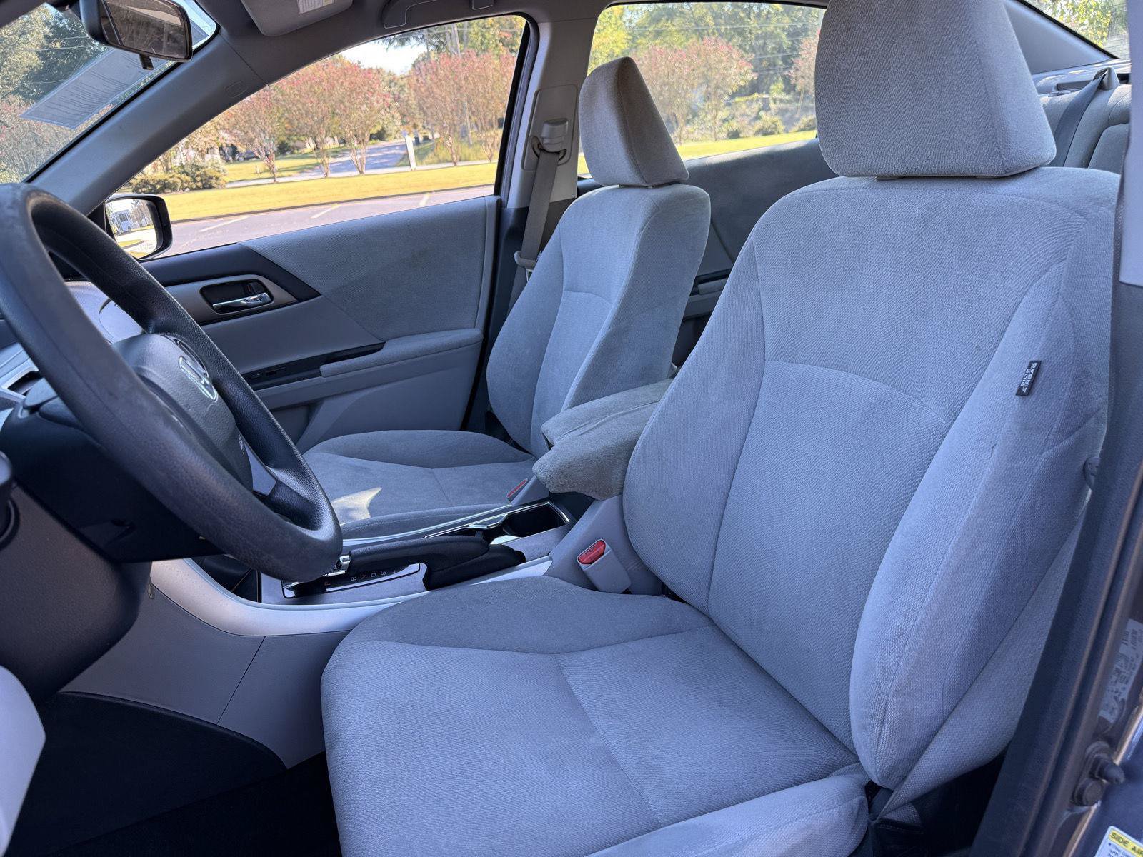 Used 2013 Honda Accord LX image 34