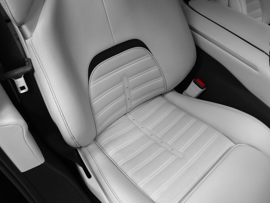 Certified 2025 Ferrari Purosangue AWD/4WD image 28