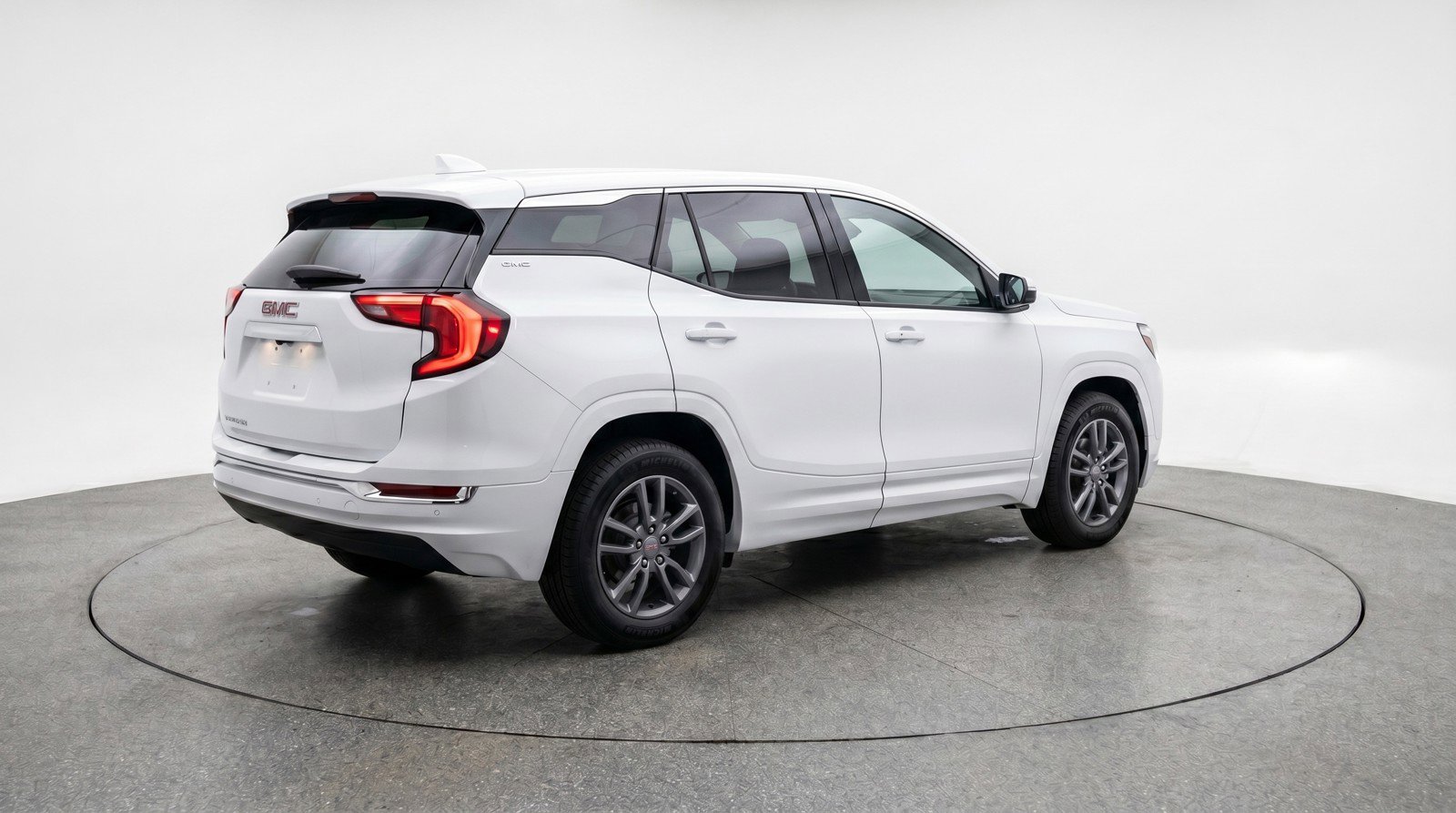 Used 2024 GMC Terrain SLT AWD/4WD image 9