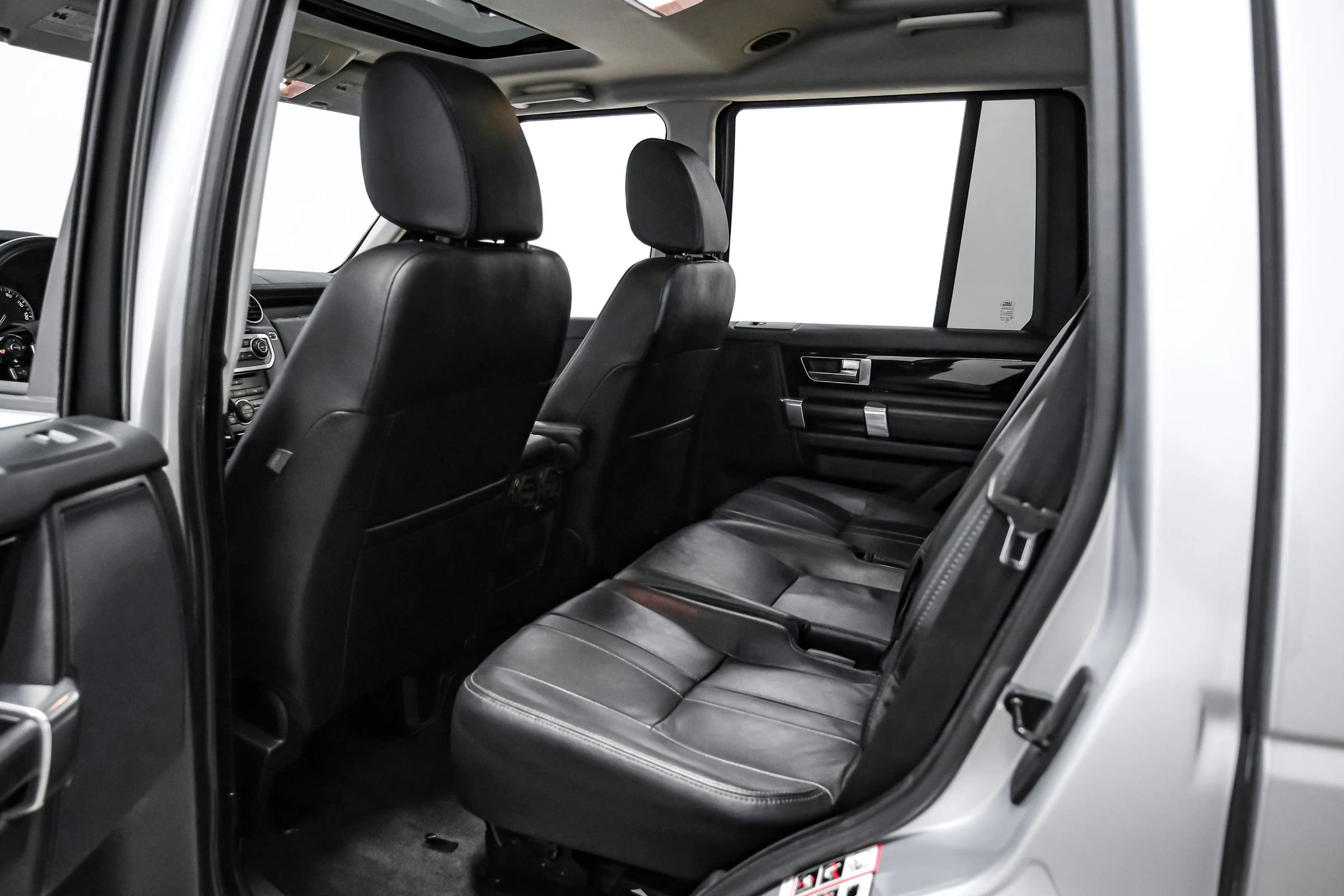 Used 2016 Land Rover LR4 HSE Silver Edition AWD/4WD image 30