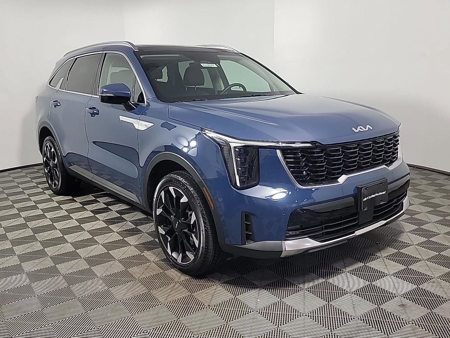 Used 2025 Kia Sorento EX w/ Panoramic Sunroof Package image 1