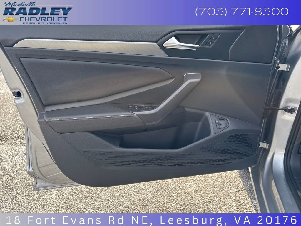Used 2024 Volkswagen Jetta SE image 18
